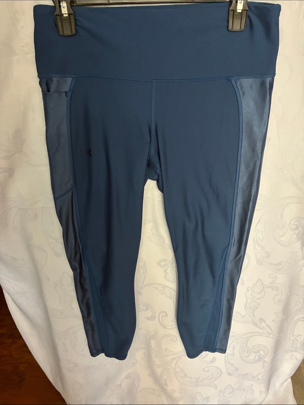 Under Armour Navy Capri Leggings with Side Pocket